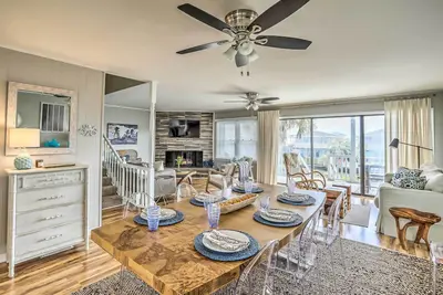 Image de Waterfront Home w/ Decks, Privacy & Boat Slip