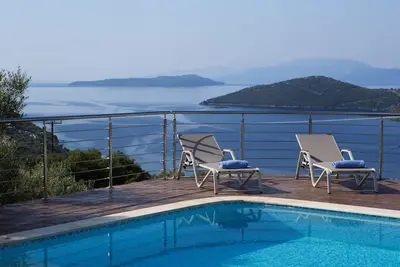 Image de Luxury 6 bedroom villa with stunning view of Ionian sea in Mikros Gialos