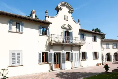 Image de Medieval castle turns into a Pool Villa and hosts Julia Roberts too.