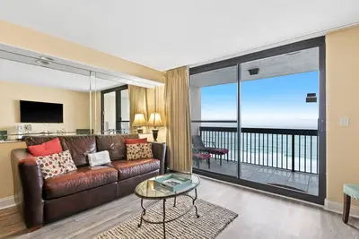 Image de Gulf-Front Condo w/ Free WiFi & Shared Pools/Hot Tub/Sauna - Snowbird Friendly