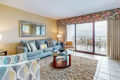 Image de Pretty Condo w/ Gulf View Wet Bar, Shared Pool, Sauna, & Fitness Center