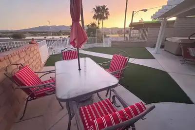 Image de Riverfront Ruby Red Home With Spa & Private Dock