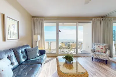Image de Airy Beachfront Condo w/Shared Outdoor Pool, Central A/C, Free WiFi