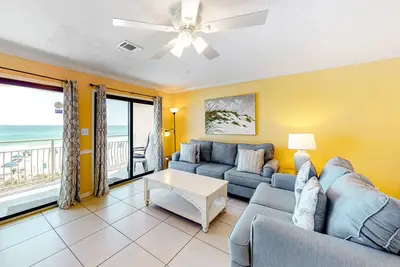 Image de 2nd Floor Condo Many Amenities, Beach Access, Beach Equipment Included