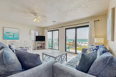 Image de Gorgeous, Open Ground Floor Condo Gulf Front w/ Large Patio. Beach Access