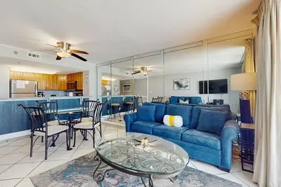 Image de 5th floor Gulf front condo w/ splash pad & multiple pools on-site