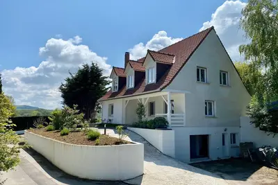 Image de Maison spacieuse et lumineuse avec jardin et vue à 3 km