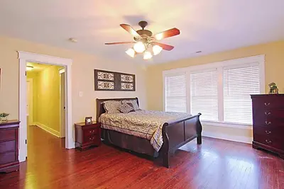 Image de Condo Suite C (A l'étage) - parking pour bateaux! ! * WiFi gratuit (limité) Marchez au centre-ville!