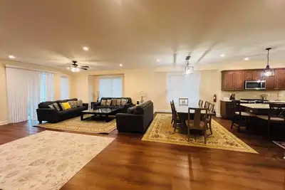 Image de Spacious beachblock house with pool, oceanview, 4 decks near boardwalk