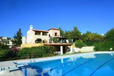 Image de Spacieuse Maison / appartement près de la plage avec piscine et terrain de basket