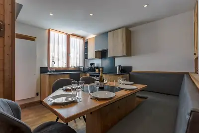 Image de Magnifique duplex de 60M² 8pers. entièrement rénové, exposé sud, balcon avec vue sur les. . .