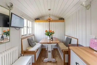 Image de Love Hut Hot Tub❤️City Centre❤️Free Parking❤️