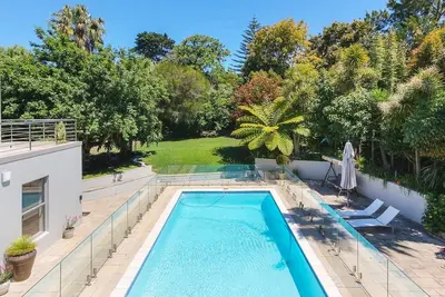 Image de maison familiale spacieuse Constantia