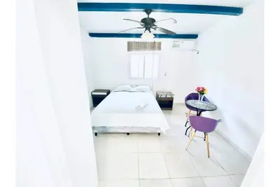 Image de # 1 Albrook Villa Surrounded By Natural Landscaping