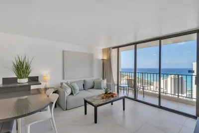 Image de Koko Resorts at the Waikiki Banyan 36th Floor Standard Ocean View, Free parking & Wifi