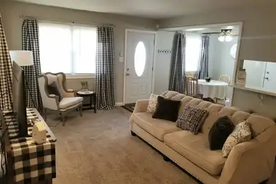 Image de Merrillville Condo-Close to Hospitals and Refinery