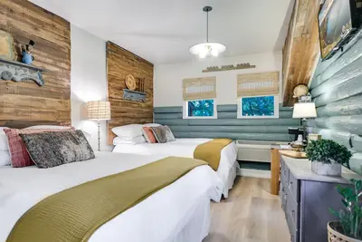 Image de Cabins on the Square: Sunshine Suite #1
