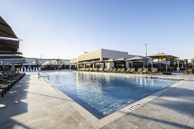 Image de New 4 B/R Near Disney, Free Parking & Wi-Fi, Family Friendly Heated Pool