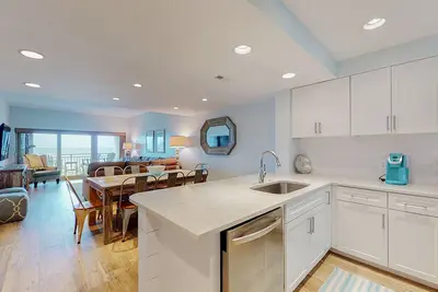 Updated Two Bedroom Condo, Sweeping Oceanfront Views, Third Floor