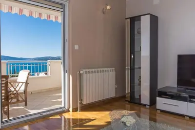 Image de Appartement de vacances Okrug Gornji pour 1 - 8 personnes avec 3 chambres à coucher - Maison mitoyen