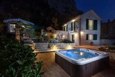 Image de Maison de vacances Makarska pour 1 - 4 personnes avec 2 chambres à coucher - Maison de vacances