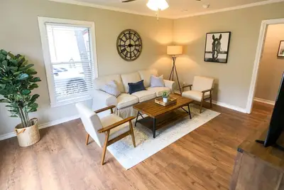 Image de Beautiful 3 Bedroom near Tcu (Recently Renovated! )