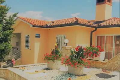 Image de Appartement de vacances Ravni pour 1 - 4 personnes avec 1 chambre à coucher - Maison de vacances