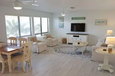 Image de Beachview Beachin': The Perfect Pool & Beach Vacation Destination! Sleeps 8!