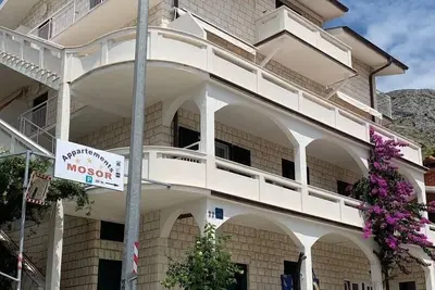 Image de Appartement de vacances Omiš pour 1 - 4 personnes avec 1 chambre à coucher - Maison de vacances