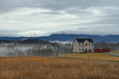 Image de Mountain View set on 2+ acres near Greeneville Tn