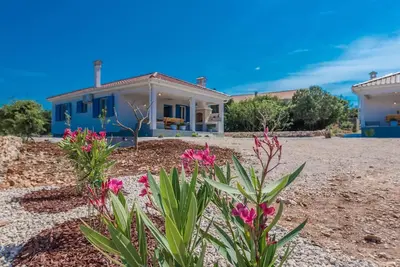 Image de Maison de vacances Veli Rat pour 1 - 5 personnes avec 2 chambres à coucher - Maison de vacances