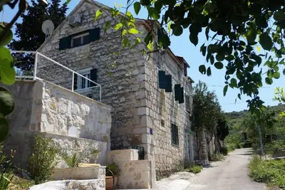 Image de Maison de vacances Lozisca pour 1 - 6 personnes avec 2 chambres à coucher - Maison de vacances