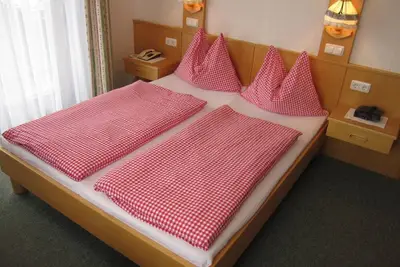 Image de Double room \"Löwenzahn Typ A\" with balcony - Berghof Sturmgut