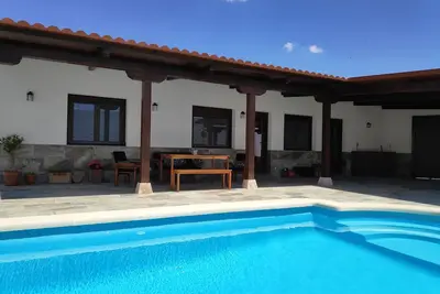 Image de Rural house with pool and garden.