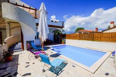 Image de Maison de vacances Rebici pour 2 - 6 personnes avec 3 chambres à coucher - Maison jumelée