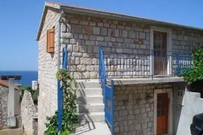 Image de Appartement de vacances Jelsa pour 1 - 4 personnes avec 2 chambres à coucher - Ferme