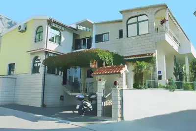 Image de Appartement de vacances Makarska pour 1 - 6 personnes avec 2 chambres à coucher - Appartement de vac