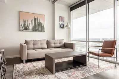 Image de Kasa | Austin | Premiere 1bd/1ba 2nd Street District Apartment