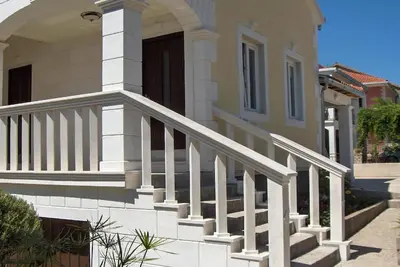 Image de Appartement de vacances Stari Grad pour 1 - 3 personnes avec 1 chambre à coucher - Maison mitoyenne