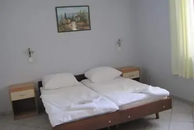 Image de Appartement de vacances Novigrad pour 1 - 9 personnes avec 3 chambres à coucher - Maison mitoyenne
