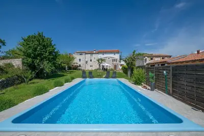 Image de Maison de vacances Kanfanar pour 1 - 4 personnes avec 2 chambres Ă coucher - Maison de vacances