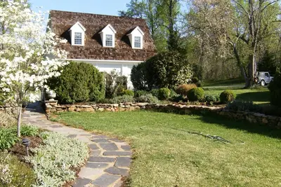 Image de Cozy Suite on Historic Property - Explore Nearby Vineyards and Wineries