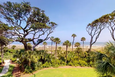 Image de Three Bedroom Oceanfront Property with Views of the Ocean!