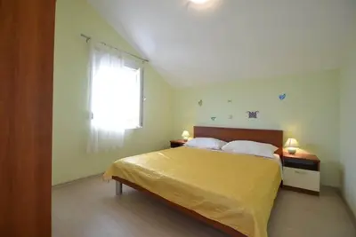 Image de Appartement de vacances Sukošan pour 3 - 4 personnes avec 1 chambre à coucher - Maison de vacances