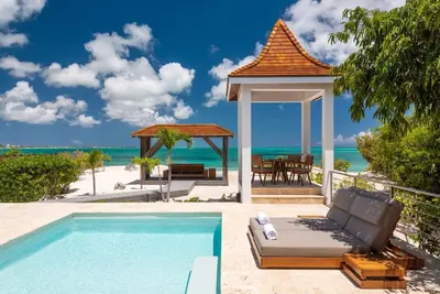 Image de One Bedroom Luxury Beach Front Villa at Turtle Cove Marina - Free Concierge