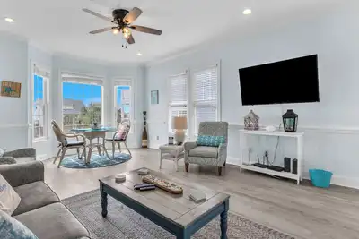 Image de 5 Buoys: Ocean View House Near Ocean Crest Pier
