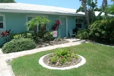 Image de Delightful, comfortable villa just steps from the beach!