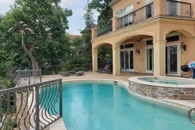 Image de Book Early for this Main Channel View Home with Private Pool