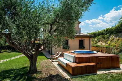 Image de Maison de vacances San Costanzo pour 1 - 6 personnes avec 2 chambres à coucher - Maison de vacances