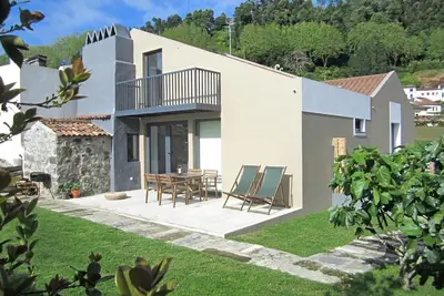 Image de Maison de vacances Furnas pour 4 - 9 personnes avec 4 chambres à coucher - Maison jumelée